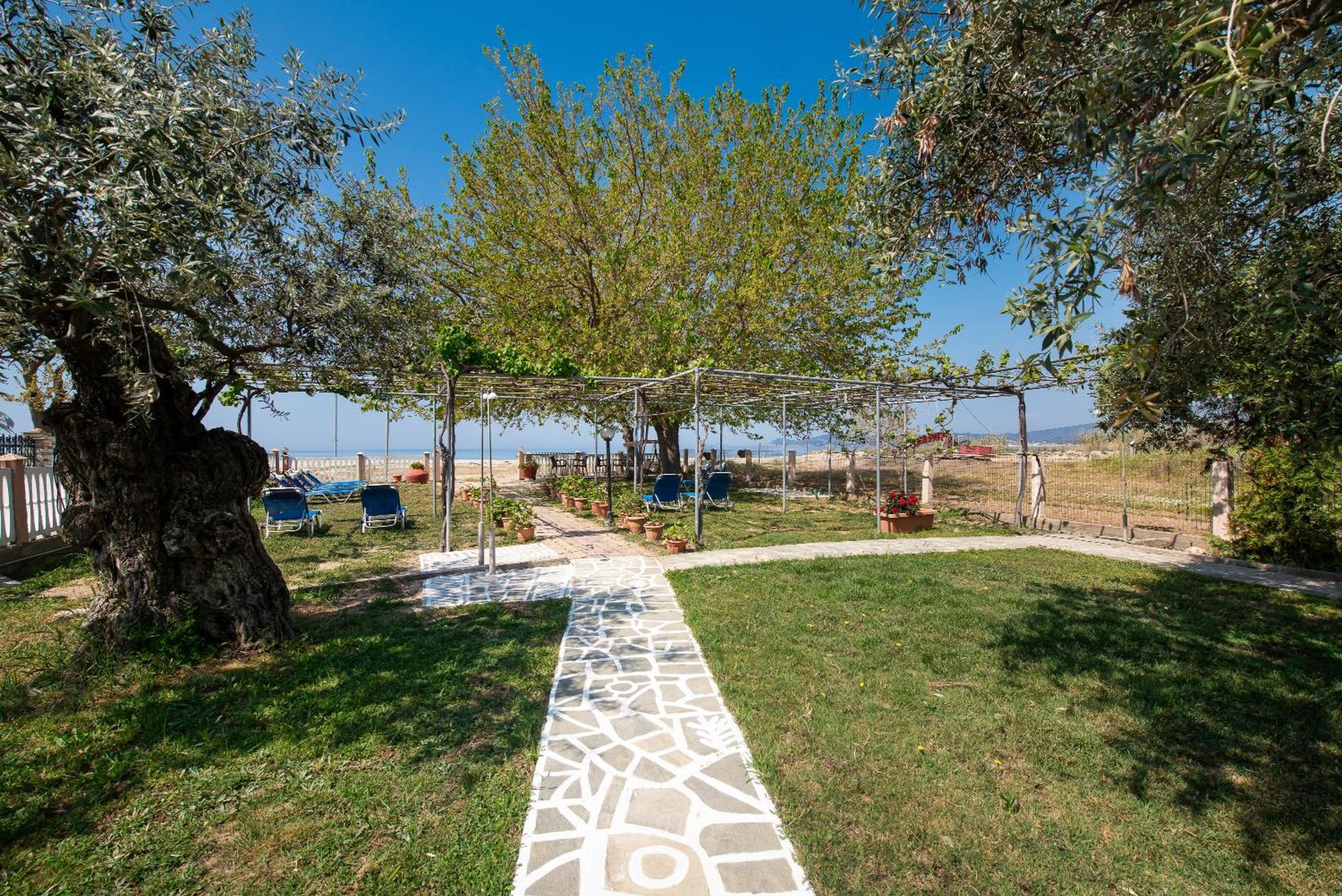 Olivento Beach Front Suites Potos Buitenkant foto